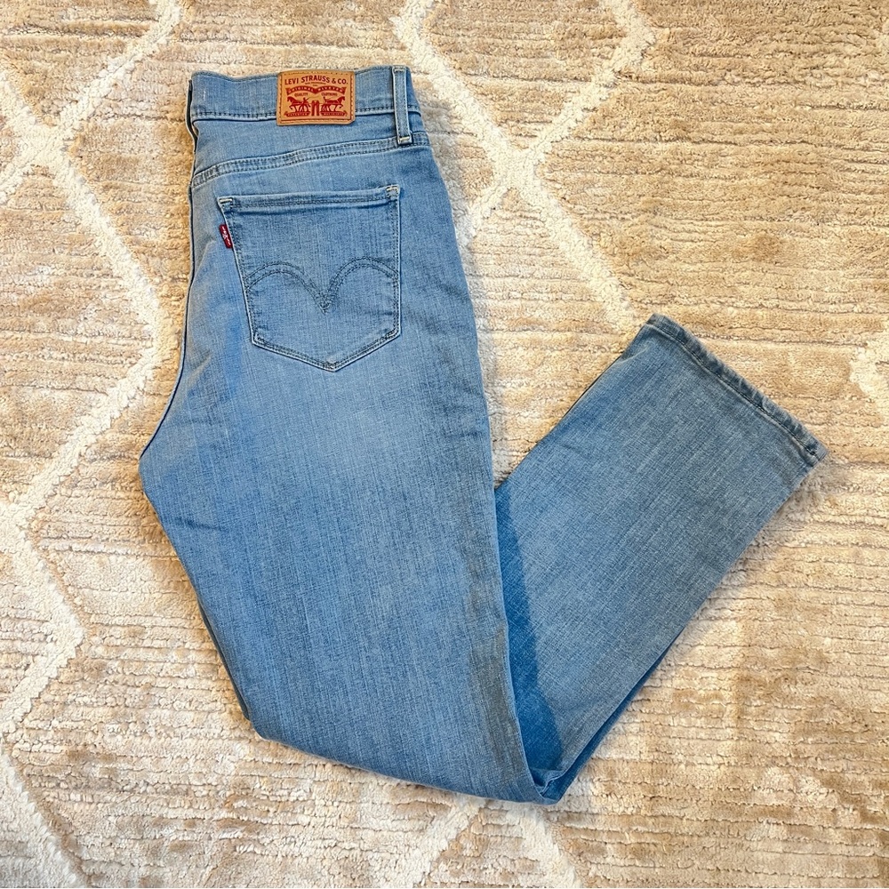 Womens Levis classic straight jeans
